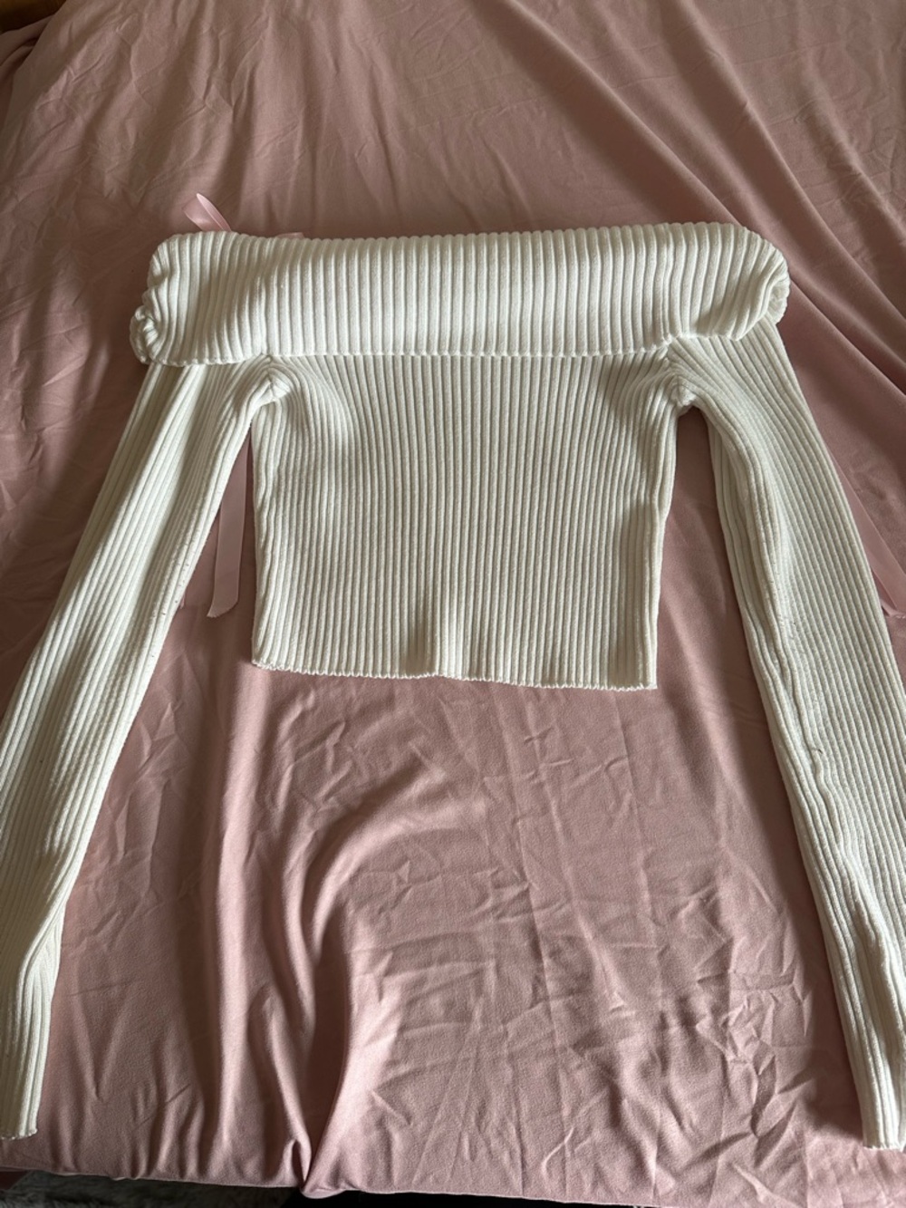 Off-Shoulder Ribbed Crop Top with Pink Ribbon Ties - Picture 3 of 4